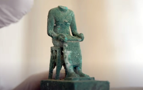 В Египте раскрыли тайну загадочной статуэтки без головы. ВИДЕО