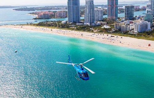 В США рядом с пляжем в Майами-Бич упал вертолет. ВИДЕО