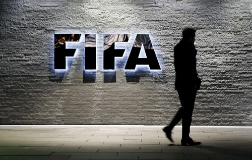 ФІФА позбавила Росію права проводити матчі на території країни й грати під своїм прапором