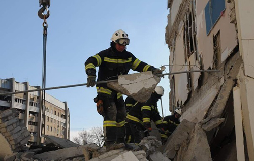 Російські окупанти розбомбили школу мистецтв у Маріуполі та лікарню у Чернігові