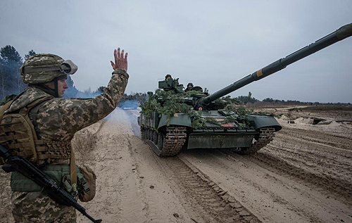 Українські війська пішли в контрнаступ у кількох областях, – Арестович