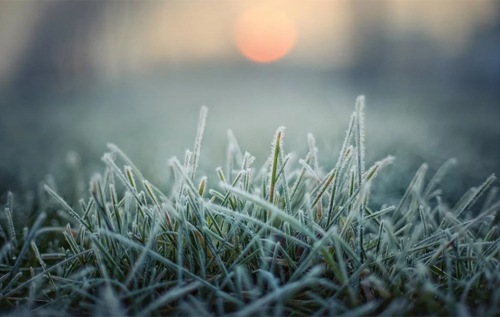 В Україні різко похолодає: синоптики попередили про заморозки та дощі зі снігом