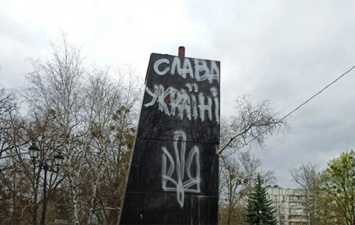Спрацювали швидко: в Харкові демонтували пам'ятник маршалові Жукову. ВІДЕО