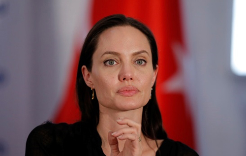 Анджеліні Джолі довелося бігти в укриття у Львові. ВІДЕО