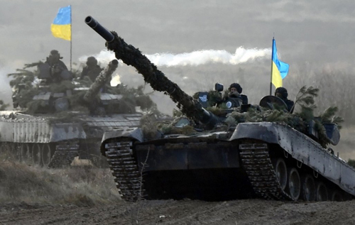 Ексміністр оборони назвав умову, за якої Україна може повернути Крим та Донбас