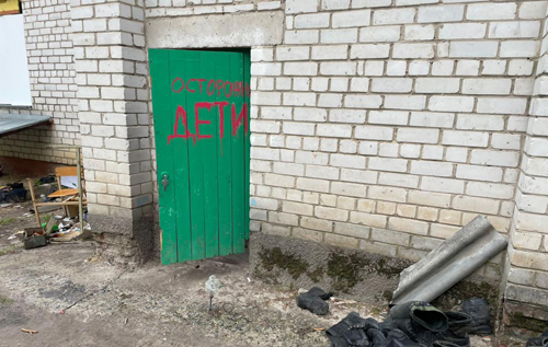 Росіяни місяць тримали в підвалі на Чернігівщині 350 українців із дітьми як живий щит