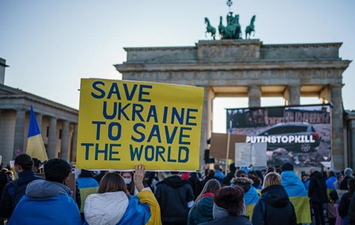 У Берліні заборонили українські прапори та символіку на акціях 8-9 травня