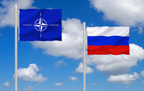 Альфред Кох: НАТО в 100 км от Питера. Путину придется снимать части с фронта?