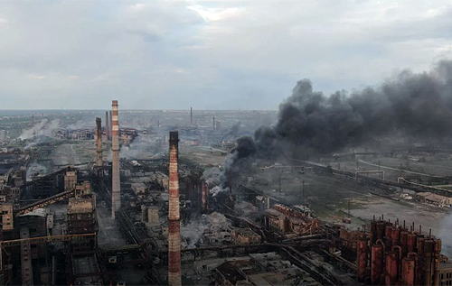 "Пекло зійшло на землю": окупанти скинули фосфорні бомби на "Азовсталь"
