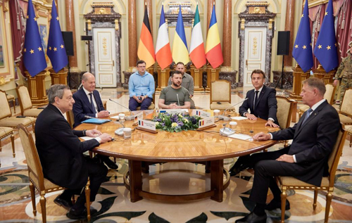 Політолог пояснив, що означають для України візити європейських лідерів