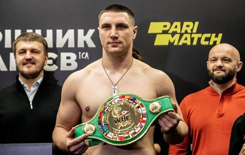 Влад Сіренко продав свій чемпіонський пояс з боксу заради сиріт, маму яких вбили окупанти