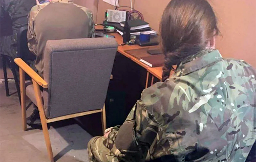 "Людина згори": журналісти повідомили, що нардепка від "СН" Безугла командує військовими у Сєвєродонецьку. Нардепка говорить про "цивільний демократичний контроль"