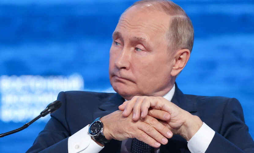Путін тепер "Володар перснів"? Диктатор подарував вісім кілець лідерам країн СНД