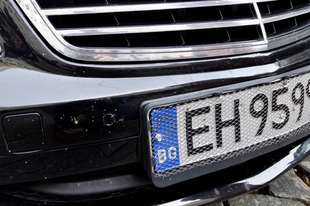 Кабмін дозволив штрафувати водіїв на "євробляхах": суми штрафів    