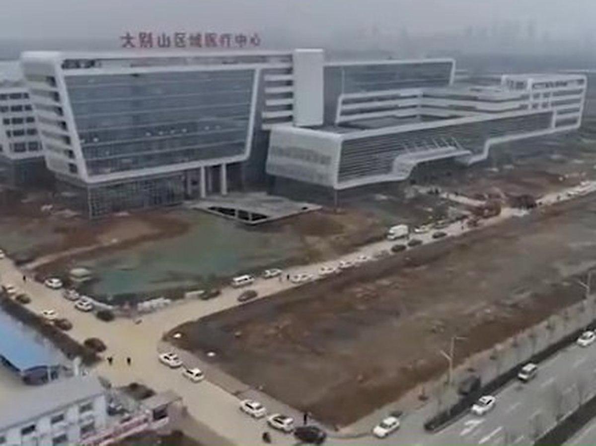 У Китаї в рекордні терміни добудували лікарню для заражених коронавірусом