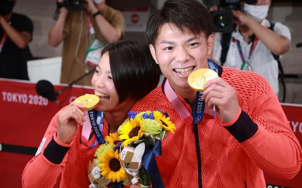 Вперше в історії: брат та сестра з різницею в годину виграли золоті медалі Олімпіади