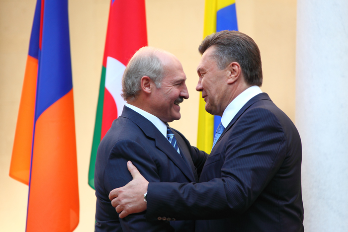 Дилемма диктатора. Что объединяет Януковича и Лукашенко
