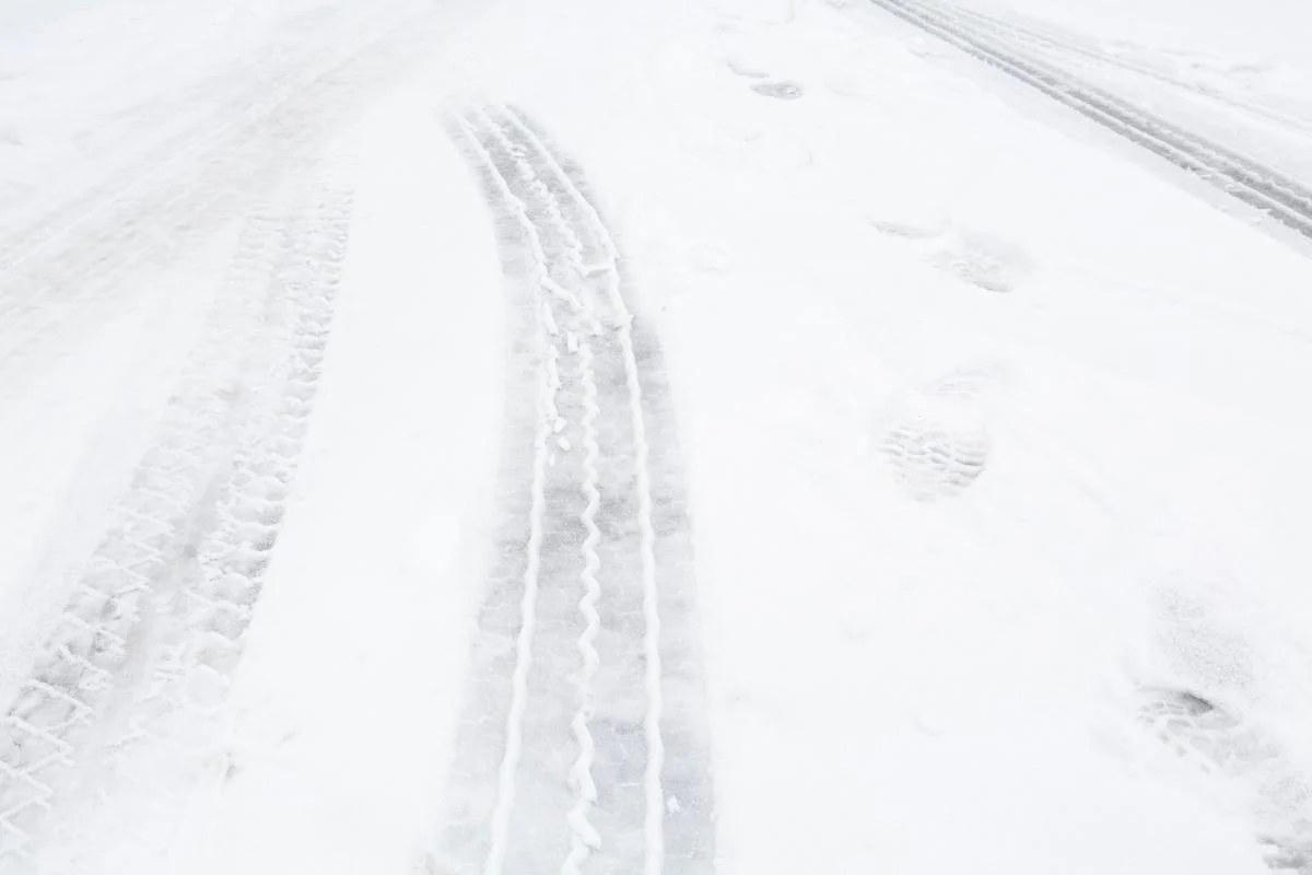 Топлять сніг: люди з російського містечка показали суворі методи виживання без води. ВІДЕО