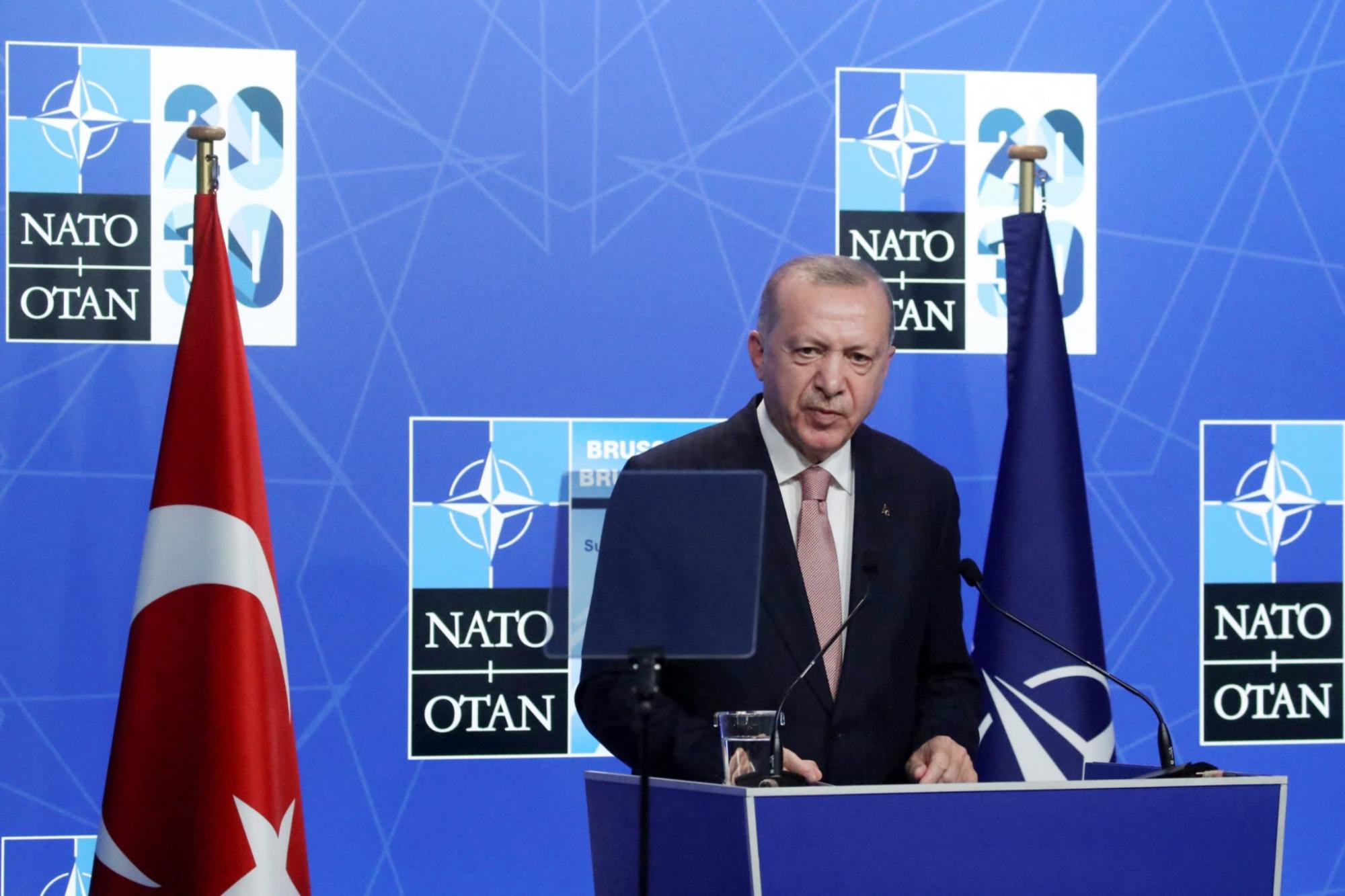 Турция выставляет "ценник" за свой голос в поддержку расширения НАТО