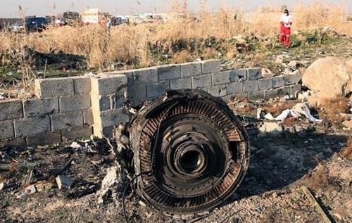 Иран начал самостоятельно изучать черные ящики сбитого самолета МАУ