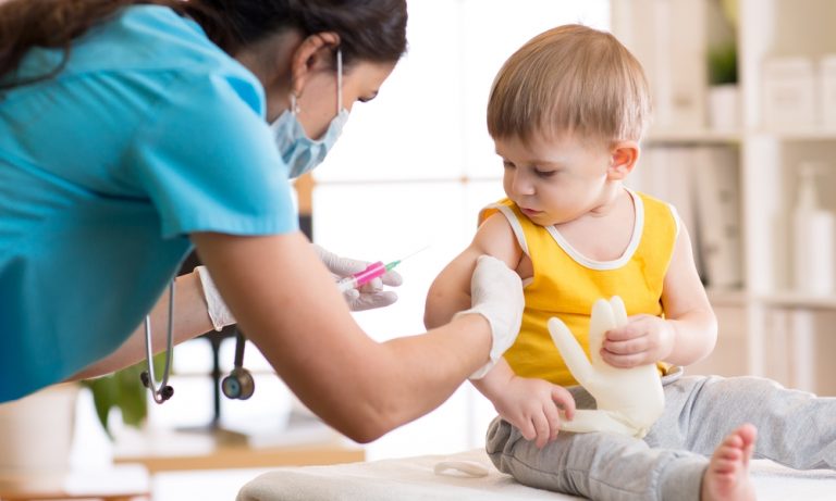 Чи вакцинувати дитину у період пандемії 