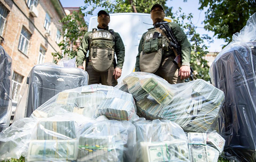 Шість мільйонів доларів керівництву НАБУ і САП: подробиці рекордного хабаря в історії України. ВІДЕО
