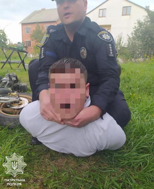 У Львові чоловік кинув дві гранати у патрульних, які приїхали його затримувати
