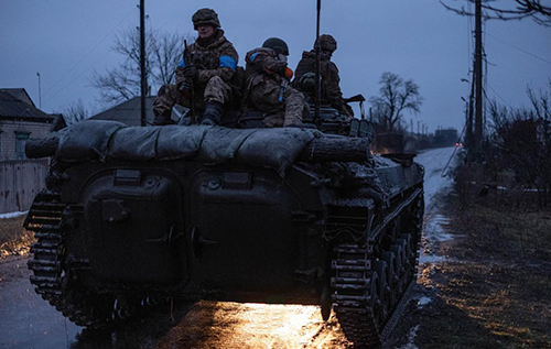 Час спливає: Україна почне програвати на полі бою, якщо Захід не мобілізує допомогу, – експерт