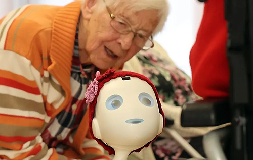 У Німеччині тестують роботів-онуків для літніх людей
