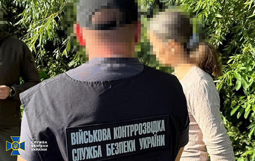 Шпигувала за аеродромами авіації ЗСУ: на Львівщині затримали інформаторку ворога