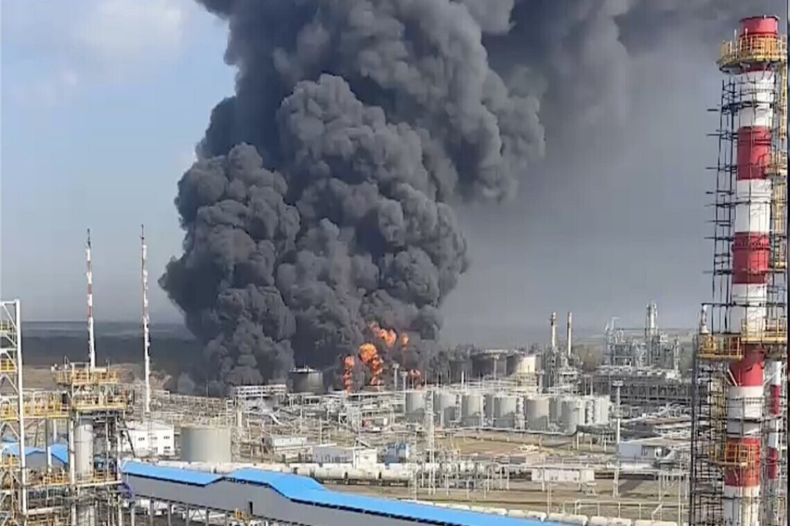 Армія Росії поки не відчула ефекту від українських ударів по НПЗ: експерт пояснив причину