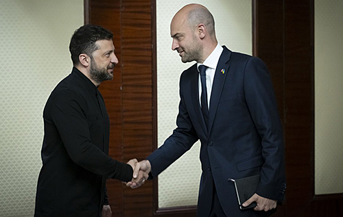 Глава МЗС Франції Барро зустрівся з Зеленським і взяв участь у нараді українських послів