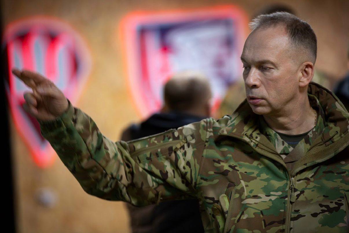 Сили оборони України ламають плани російського агресора, на кількох напрямках наступальні дії противника вдалося зупинити — Сирський