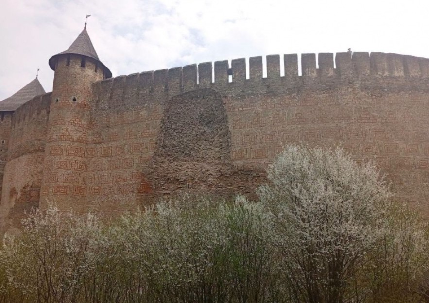 У Хотинській фортеці обвалився стародавній мур