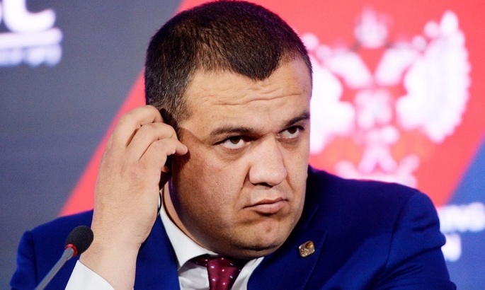 Умар Кремльов, який оплатив весільну вечірку сина Трампа, незадовго до цього отримав орден від Путіна - ЗМІ Умар Кремльов, який оплатив весільну вечірку сина Трампа, незадовго до цього отримав орден від Путіна - ЗМІ