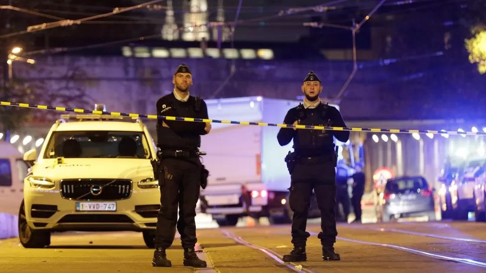 У Брюсселі невідомий напав з ножем на поліцейських: один загиблий, один поранений