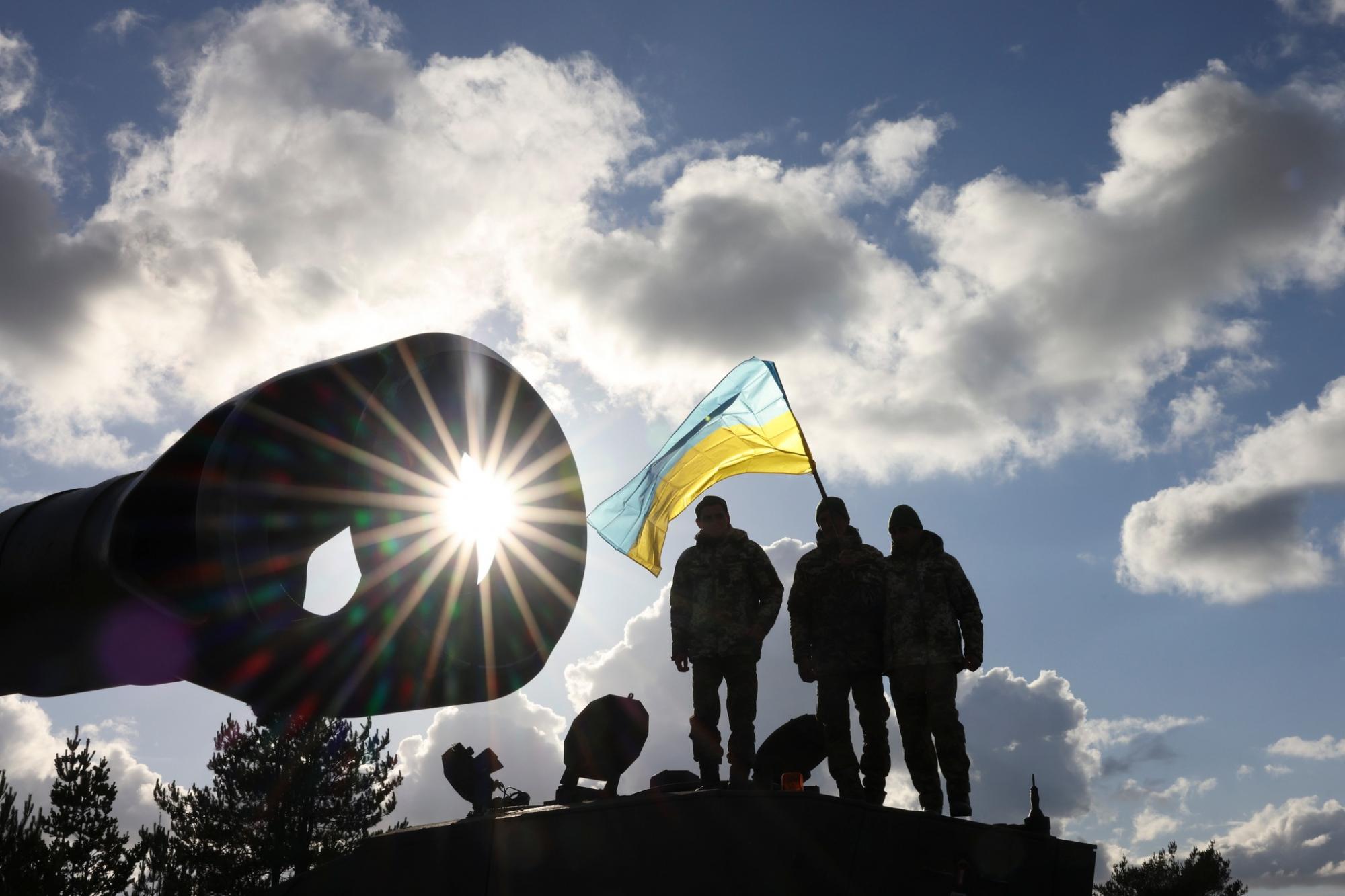 США швидкими темпами готують Україну до контрнаступу – Politico