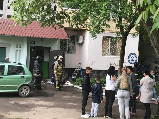 Не дождалась пожарных: в Одессе спасавшаяся от огня женщина сорвалась с балкона 9-го этажа. ВИДЕО