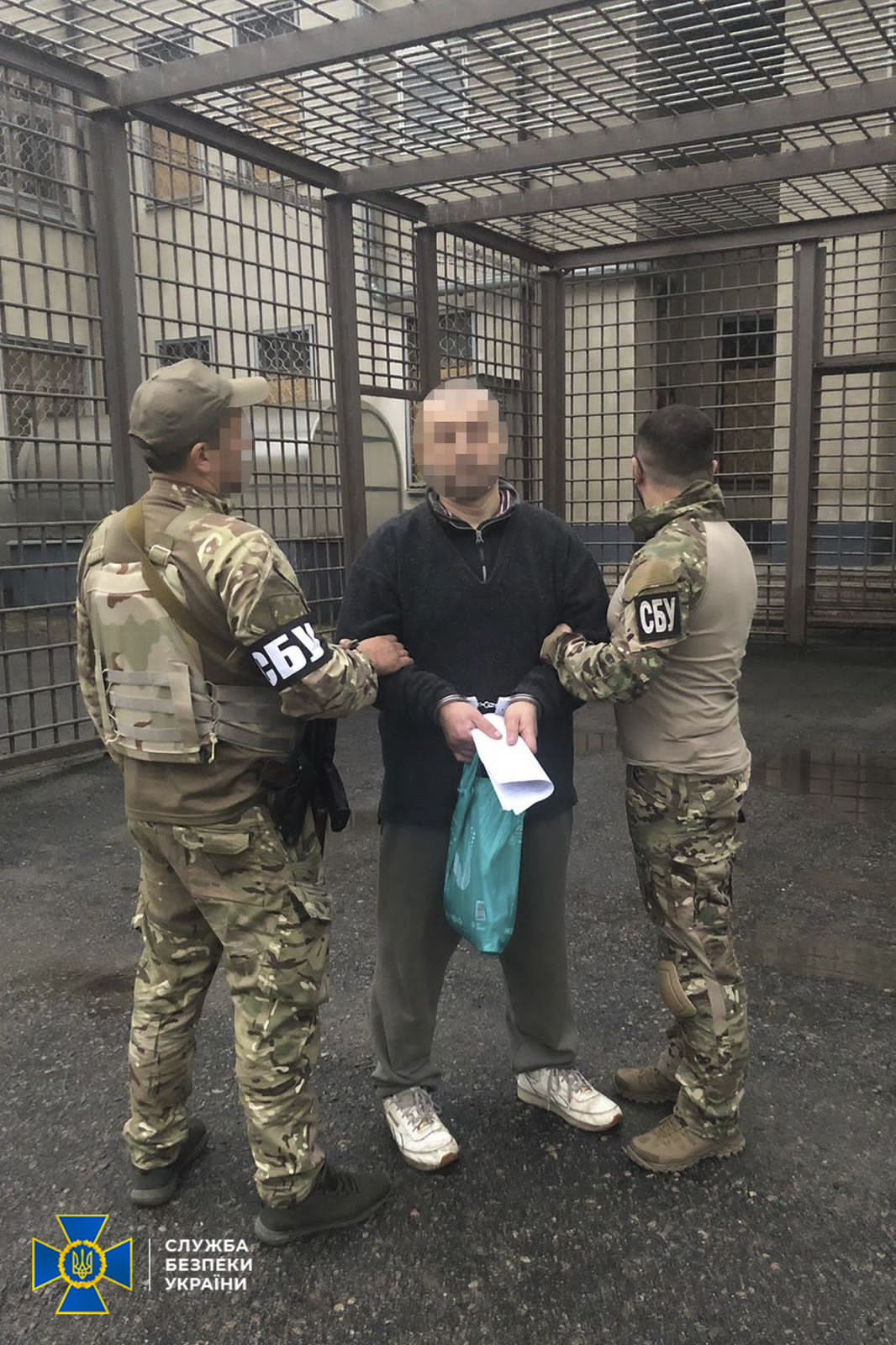 У Вовчанську затримали колаборанта, який піднімав прапор РФ під час окупації