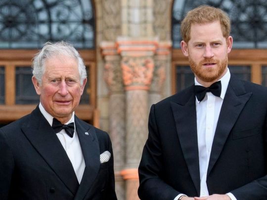 "Кинув батька під автобус": принца Гаррі звинуватили в тому, що він підставив принца Чарльза