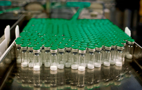 The Economist: Світ замало витрачає на вакцини від коронавірусу