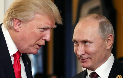 Экс-адвокат президента США рассказал, почему Трамп так сильно любит Путина