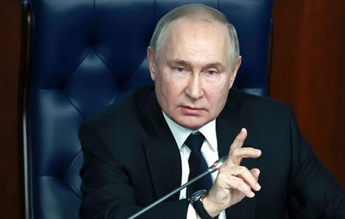 Путін звинуватив Захід у війні в Україні і вважає, що Росія "рухається в правильному напрямку". Подоляк заявив, що "жалюгідному диктатору варто почати повертатись до реальності"