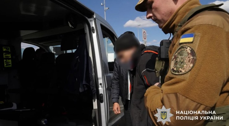 Україна екстрадувала до Азербайджану колишнього вчителя, що приїхав воювати на боці РФ і потрапив у полон Україна екстрадувала до Азербайджану колишнього вчителя, що приїхав воювати на боці РФ і потрапив у полон