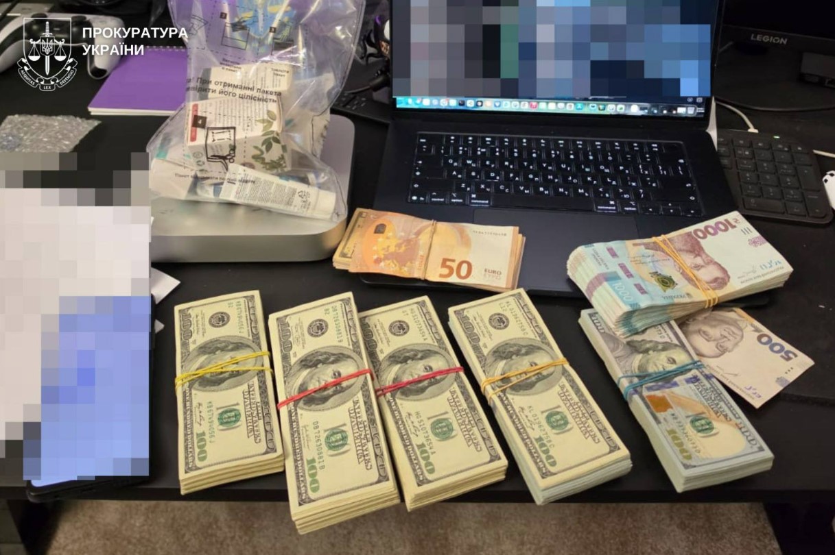 Понад 250 обшуків по всій Україні: СБУ та прокуратура накрили масштабну мережу фальсифікату для схуднення Понад 250 обшуків по всій Україні: СБУ та прокуратура накрили масштабну мережу фальсифікату для схуднення