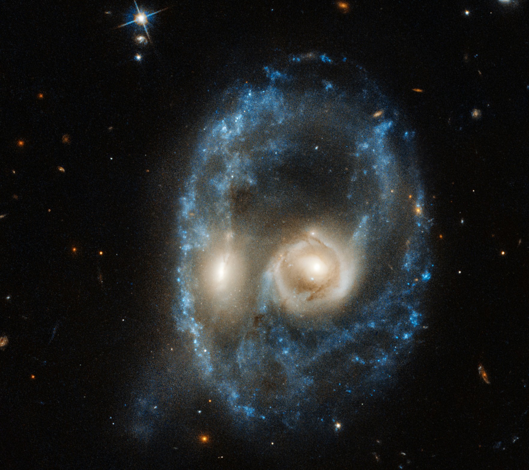 Зіткнення двох масивних галактик