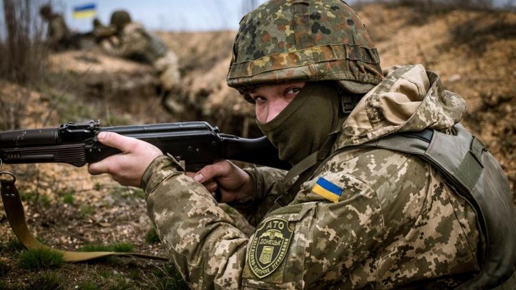Четверо воїнів постраждали від обстрілів на Донбасі – ООС