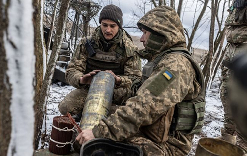 Нестача боєприпасів може змусити українські війська ухвалювати складні рішення, – ISW