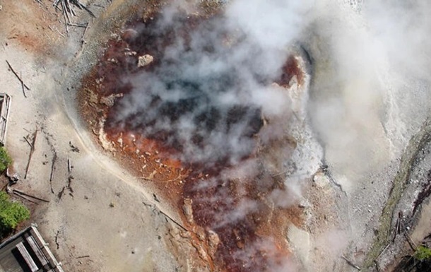 У США прокинувся найбільший у світі кислотний гейзер