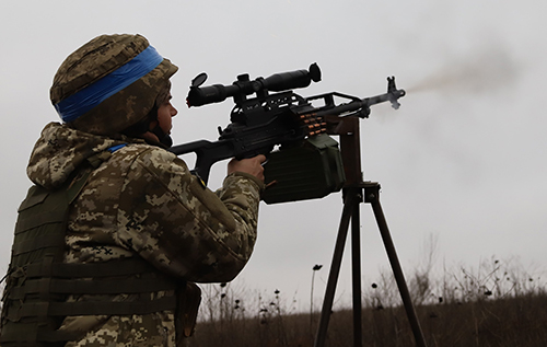 Україні доведеться тимчасово відходити на деяких ділянках фронту, – майор запасу
